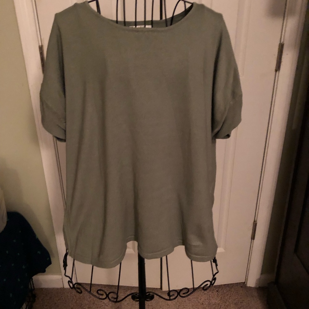 Green ladies shirt